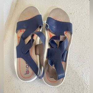 Bionica Cybele leather navy blue Comfort Walking Outdoor Sandals Women size 10